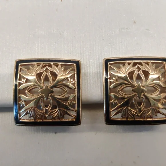 14 karat ladies vintage style ornate carved earrings with omega post backs